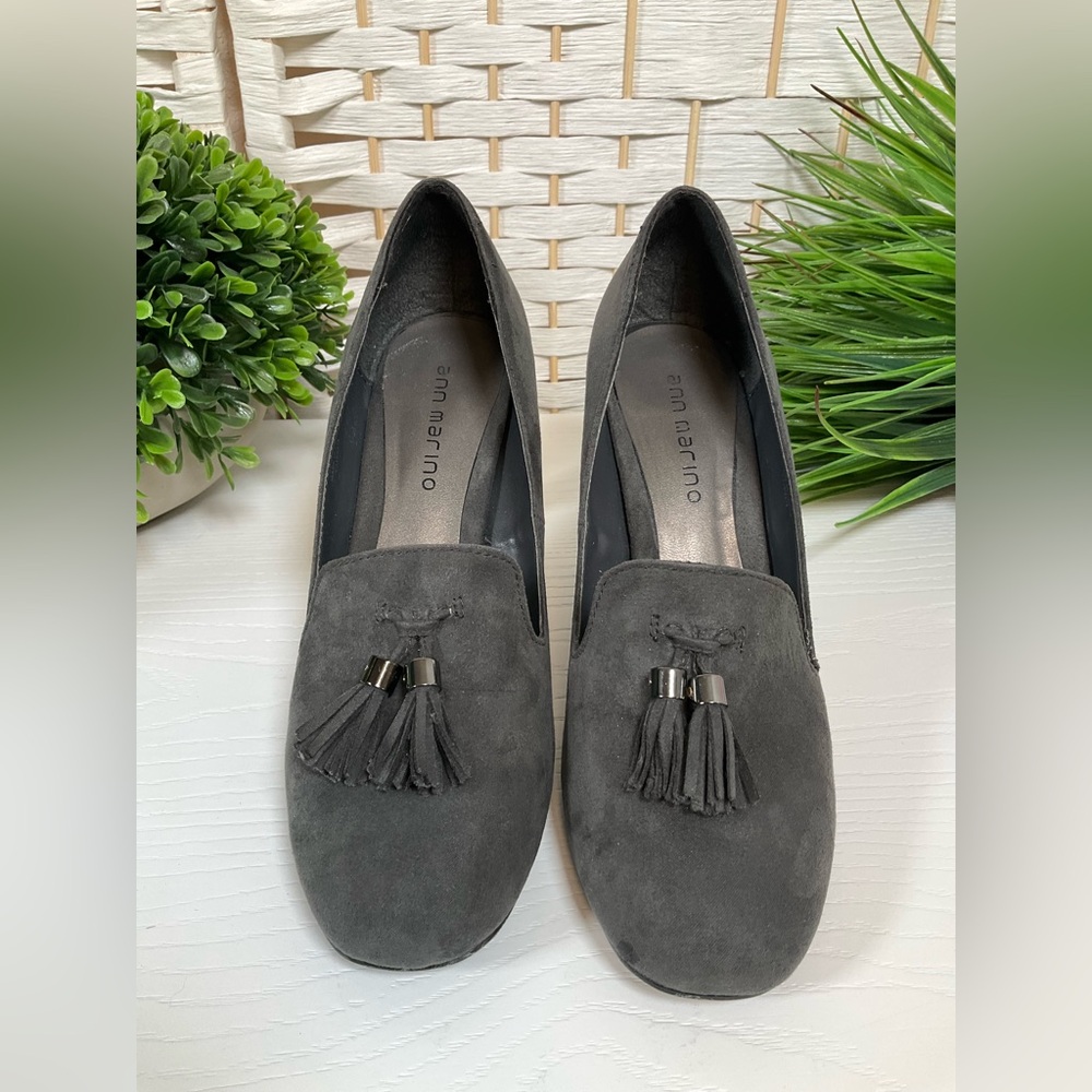 Gently Used Ann Marino Gray Faux Suede Heels|Pumps 6 1/2M